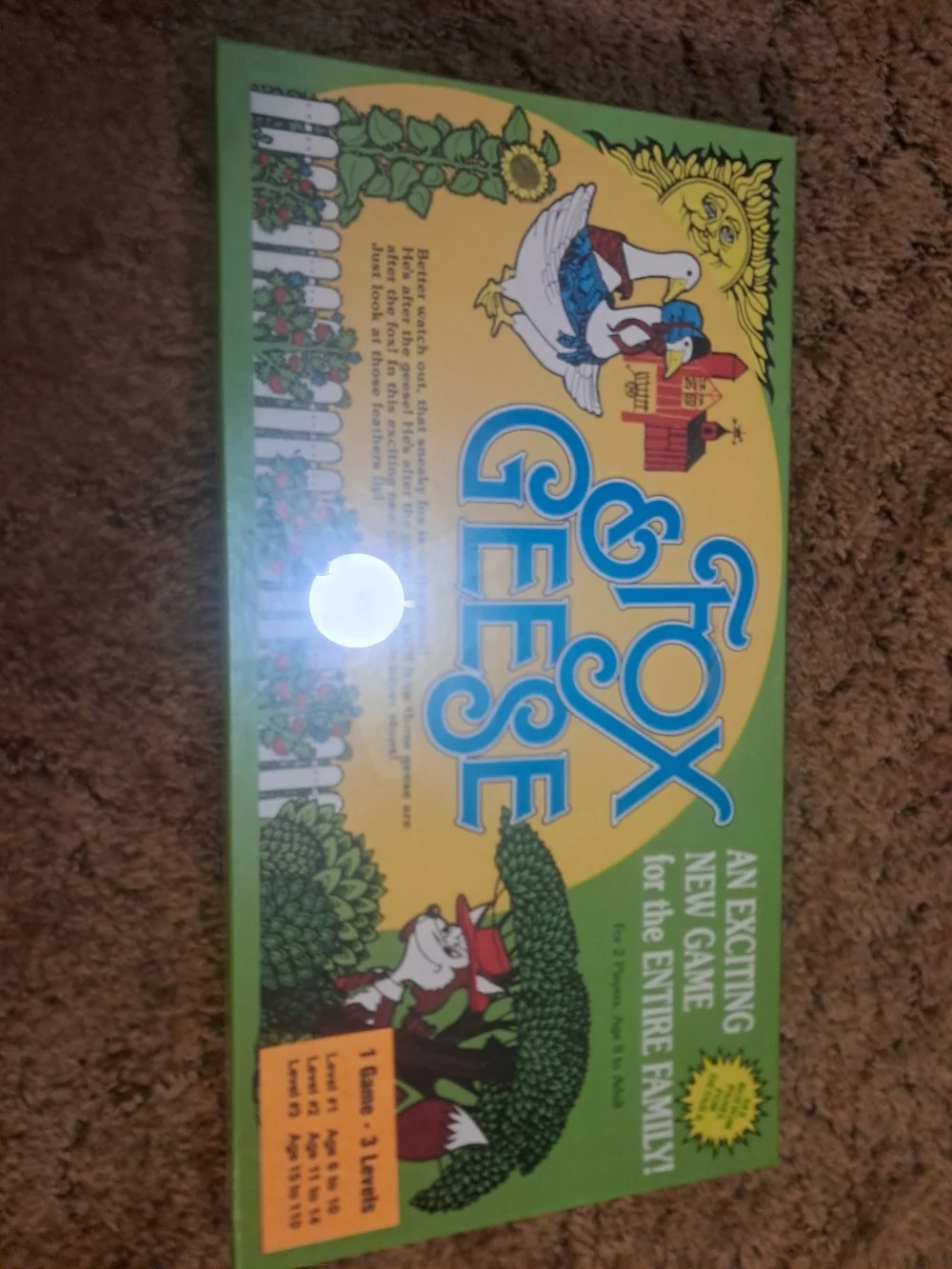 Fox & Geese Family Board Game - Green/Yellow